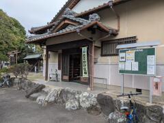 会場の東三ツ井公民館
